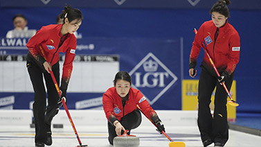 正的立场揭 正的立场揭